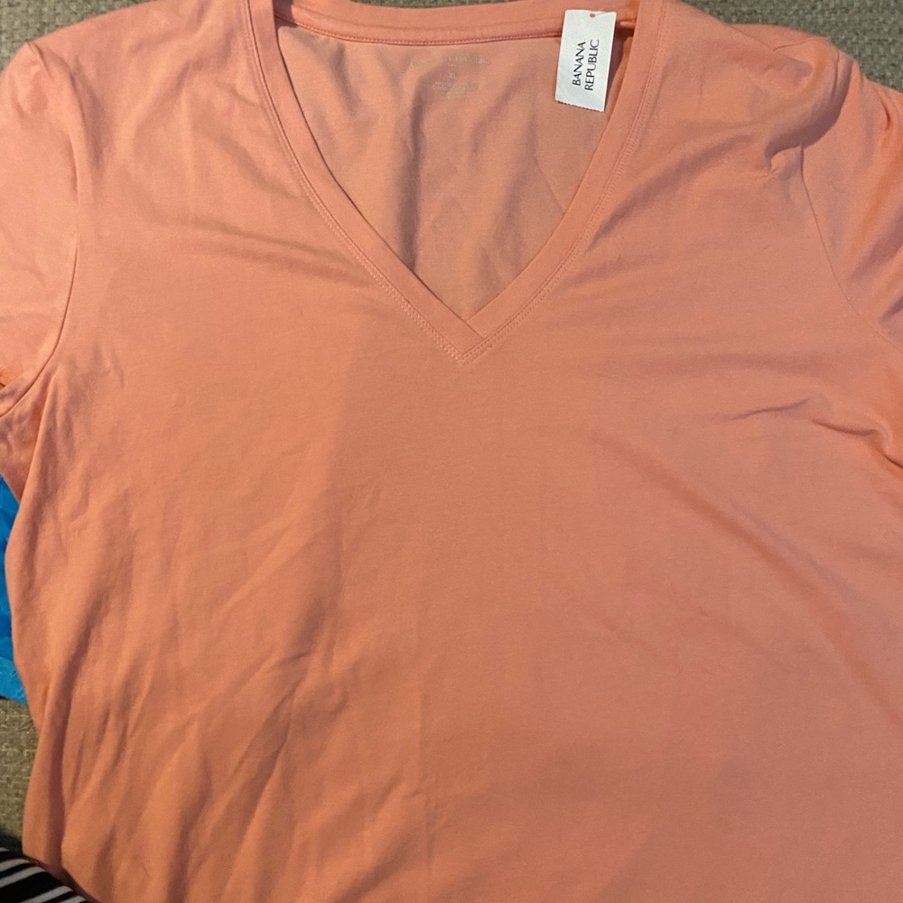 Brand new Banana Republic V neck T